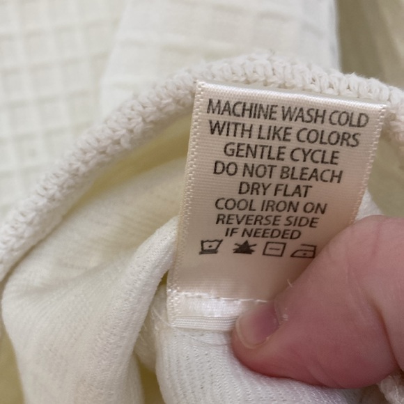 Max Studio Cream Knit top Size Small - Picture 5 of 5